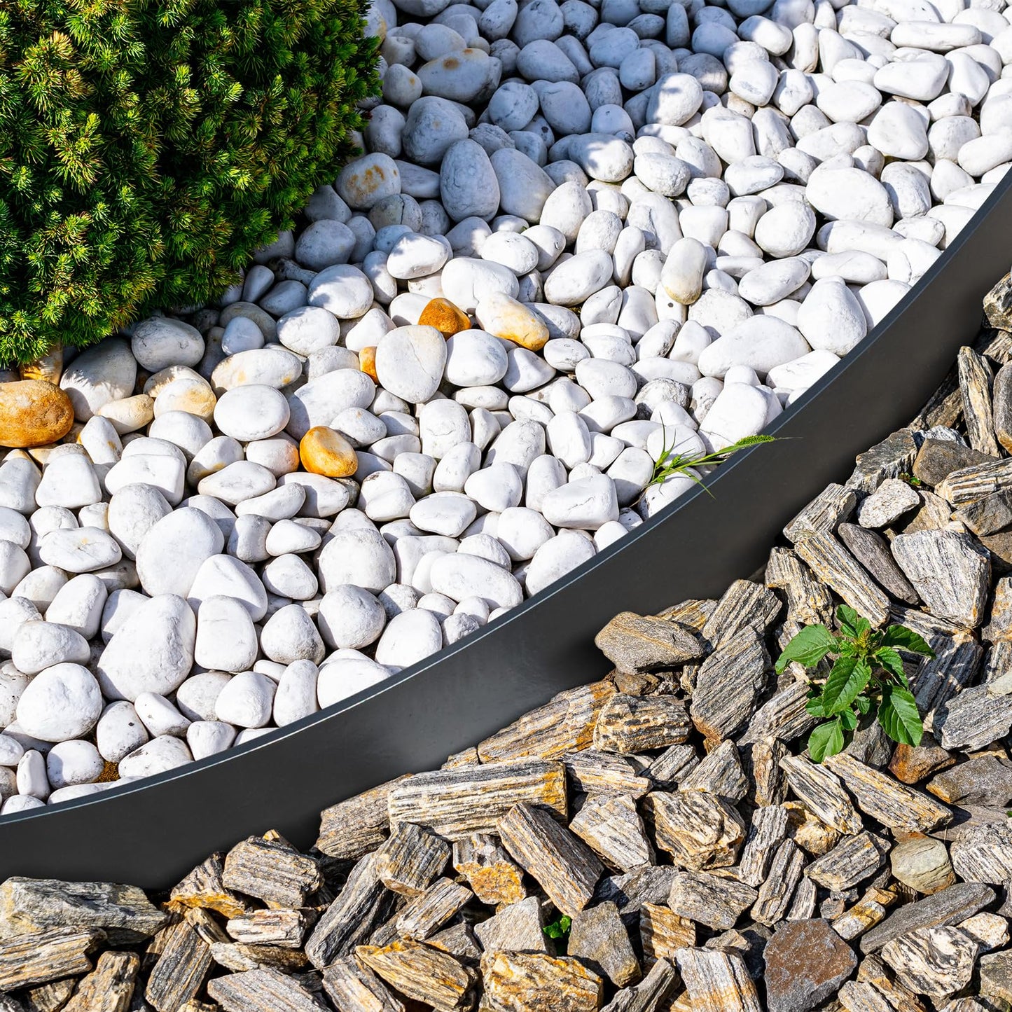 KORALAKIRI Landscape Edging Kit, 40ft Garden Edging Border 2 Inch Tall with 50 Pcs Spikes, Edging for Landscaping, Garden, Black